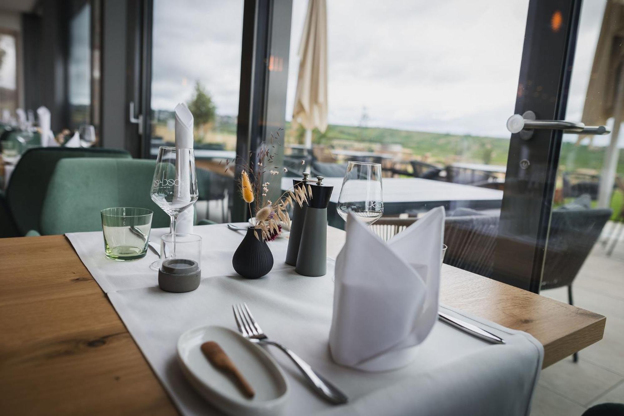 Weinzuhause Hotel-Restaurant-Vinothek Mommenheim Экстерьер фото